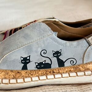 Casual Slip-On Sneakers with Black Cat Graphic - Light Blue